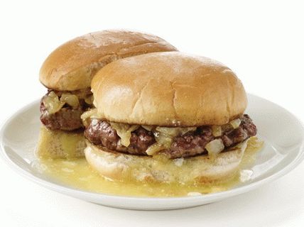 Foto kremasti hamburger s lukom