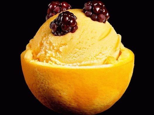 Foto sorbet s kupinom u šalicama naranče