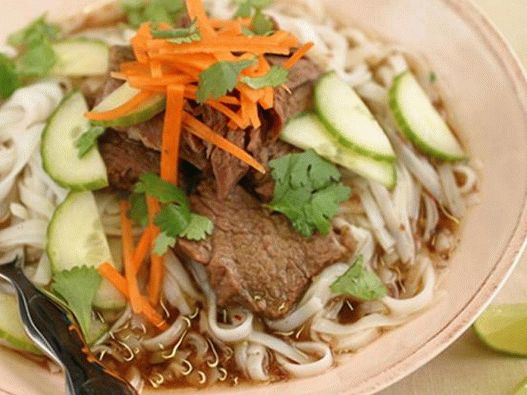 Foto juha od goveđeg rebra u korejskom stilu u sporijem štednjaku