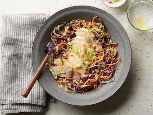 Foto tajlandski povrtni curry rezanci s curry-om (cjelovita dijeta 30)