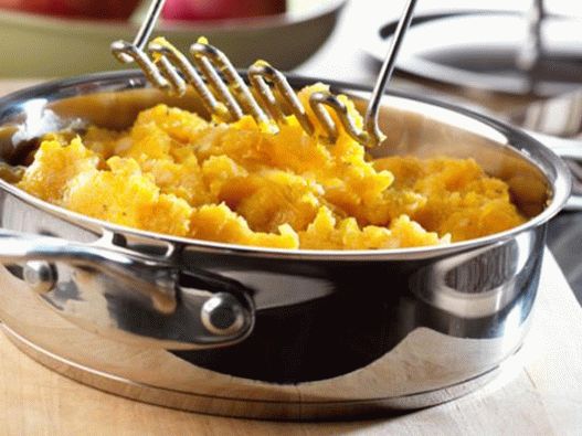 Foto bundeva i jabučni umak