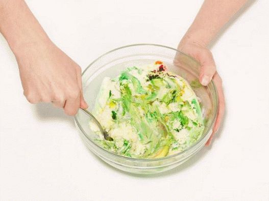 Otopite rastopljeni sladoled zeleno.