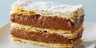 Foto torta Napoleon s čokoladnom kremom Patissier i lješnjacima