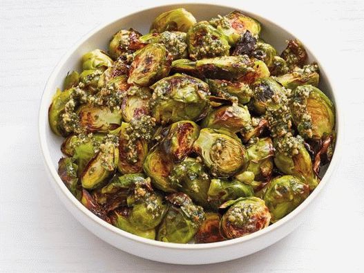 Foto pečeni briselski klice s pesto menta